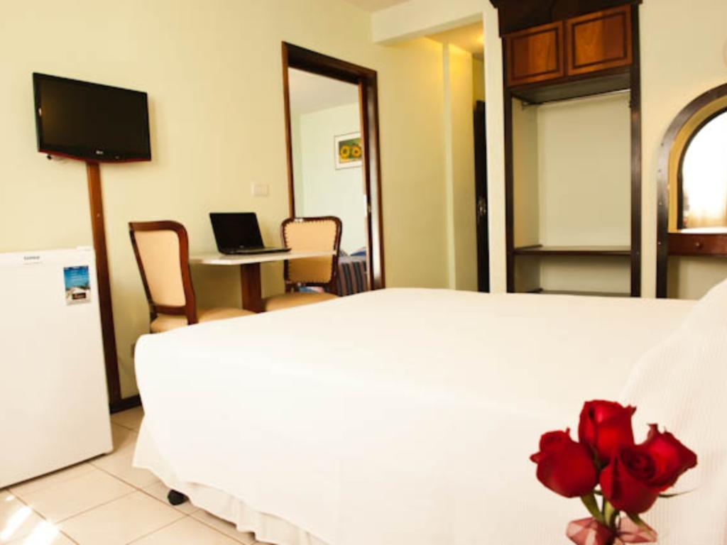 Imperador Turismo Hotel Picarras Exterior photo